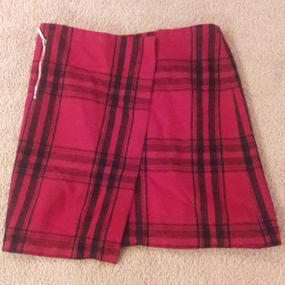 PLAID Red and black skirt